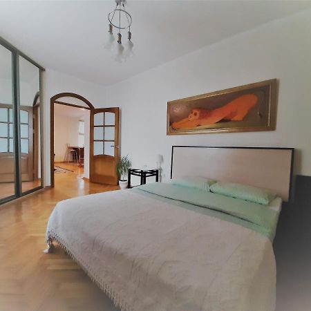 Apartment On Myasnikova 34 Minsk Luaran gambar
