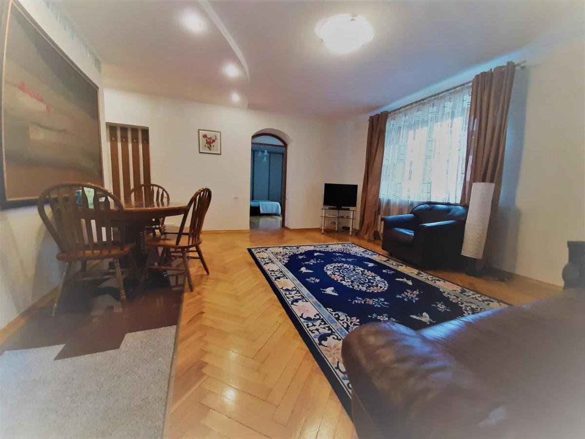 Apartment On Myasnikova 34 Minsk Luaran gambar