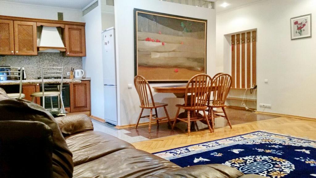 Apartment On Myasnikova 34 Minsk Luaran gambar
